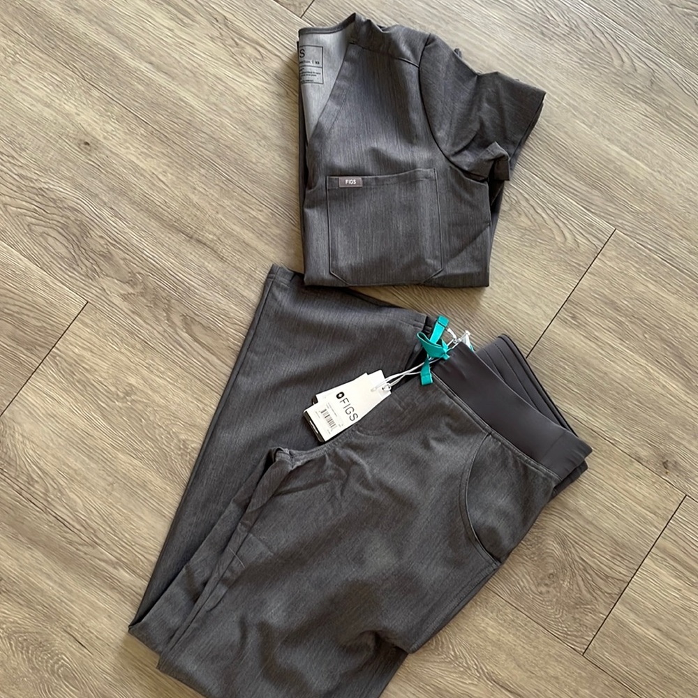 Brand new Figs scrubs set